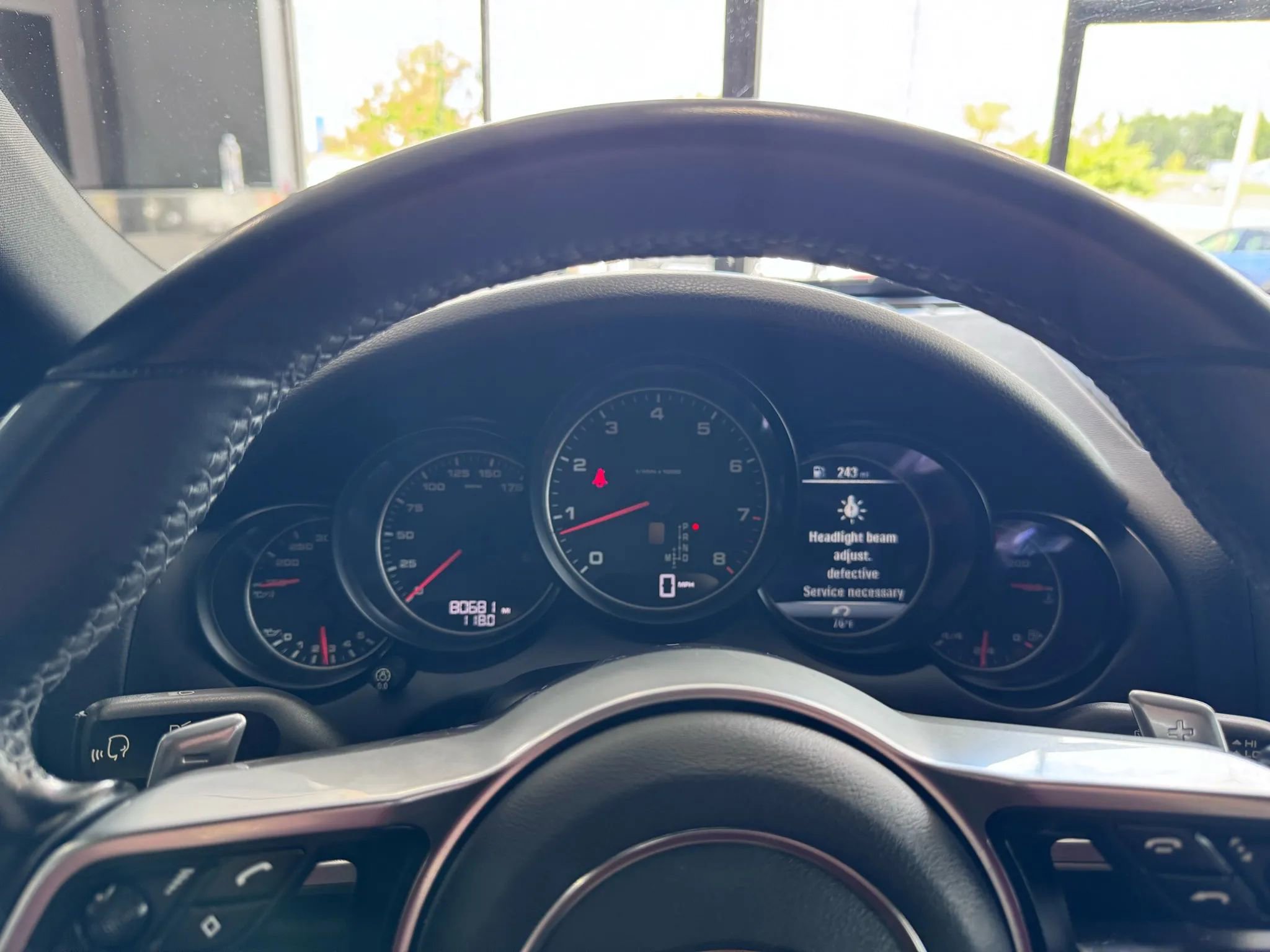 Used 2018 Porsche Cayenne Platinum Edition image 29