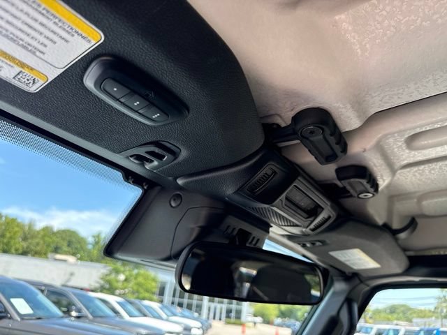 Used 2024 Jeep Wrangler Unlimited AWD/4WD image 40