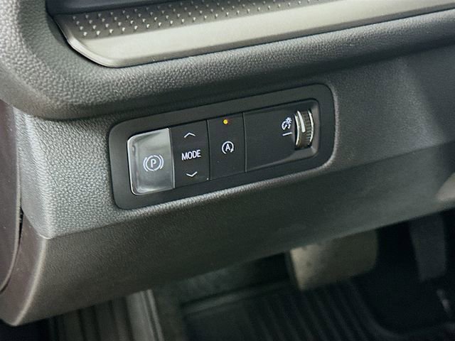 New 2025 Chevrolet Traverse LT w/ Enhanced Driving Package FWD image 12