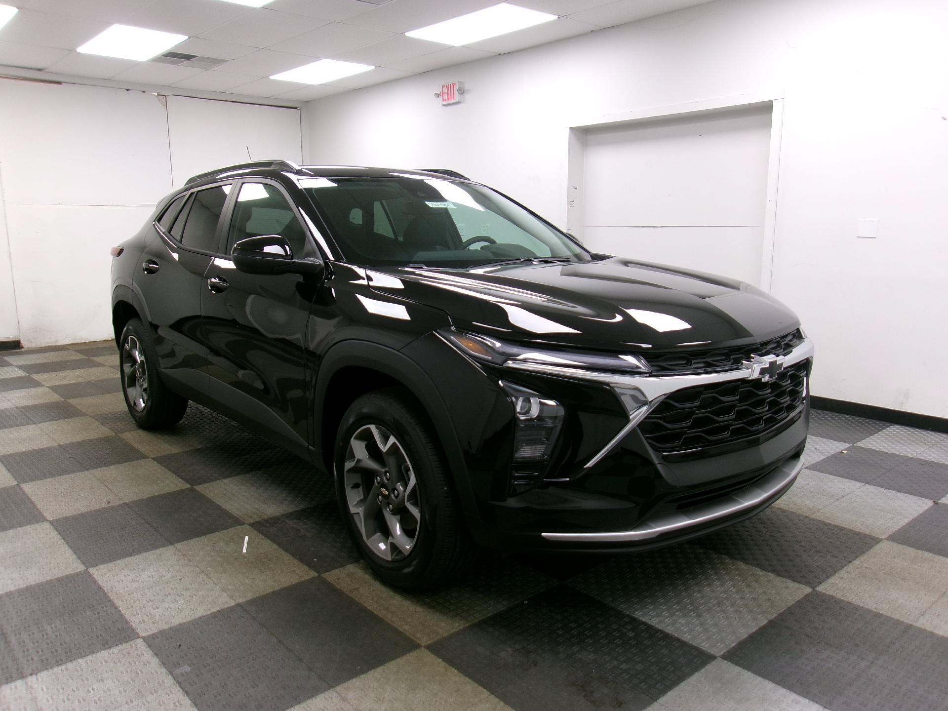 New 2026 Chevrolet Trax LT w/ Driver Confidence Package FWD image 14