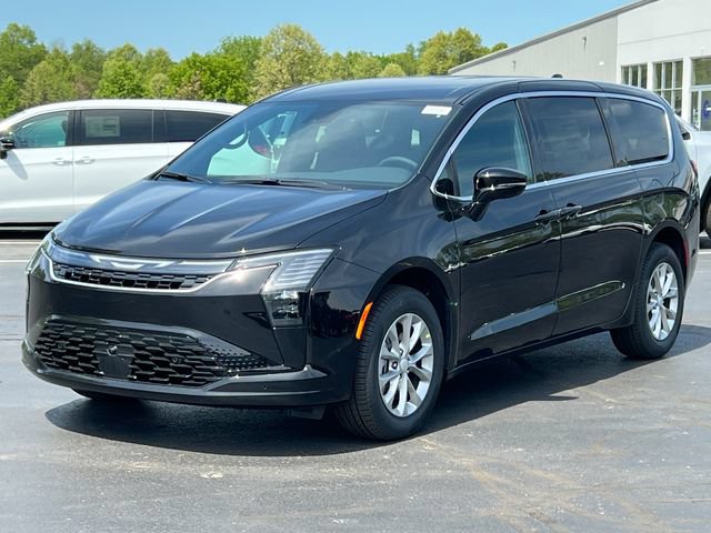 New 2027 Chrysler Pacifica Select w/ Family Tech Group AWD/4WD image 46