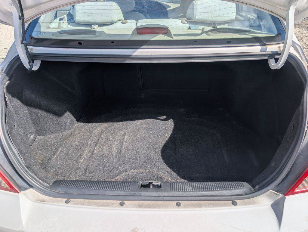 Used 2002 Hyundai Elantra GLS FWD image 11