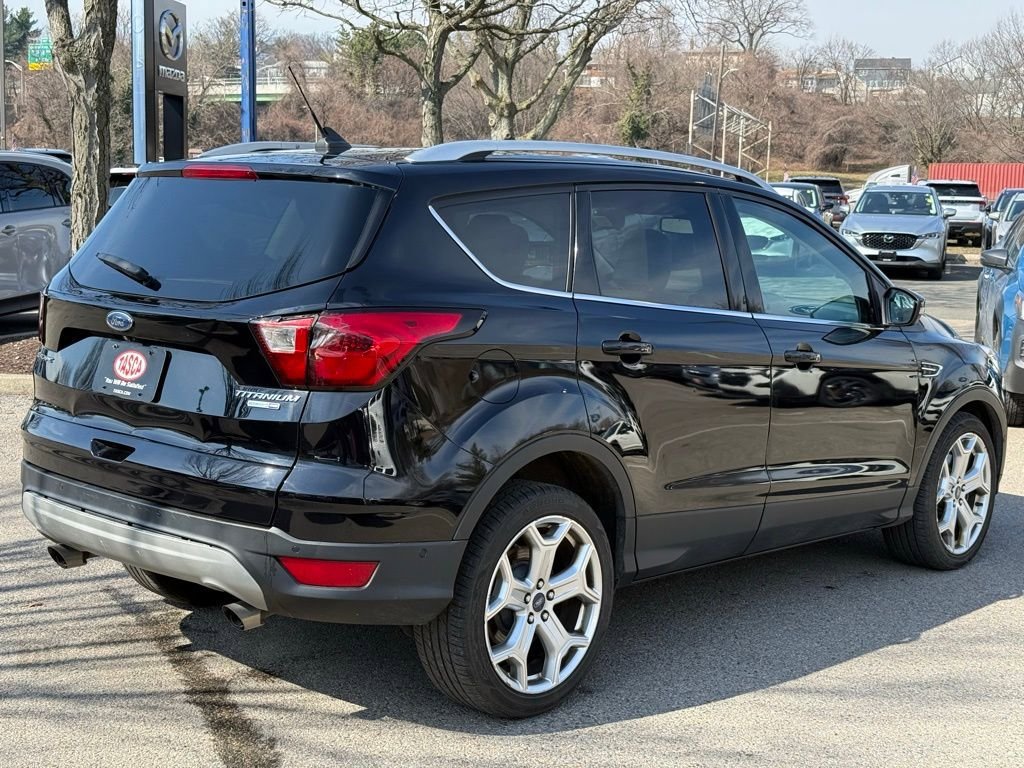 Used 2019 Ford Escape Titanium image 8