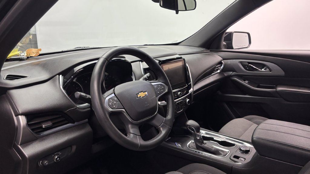 Used 2023 Chevrolet Traverse LT w/ LPO, Floor Liner Package AWD/4WD image 14