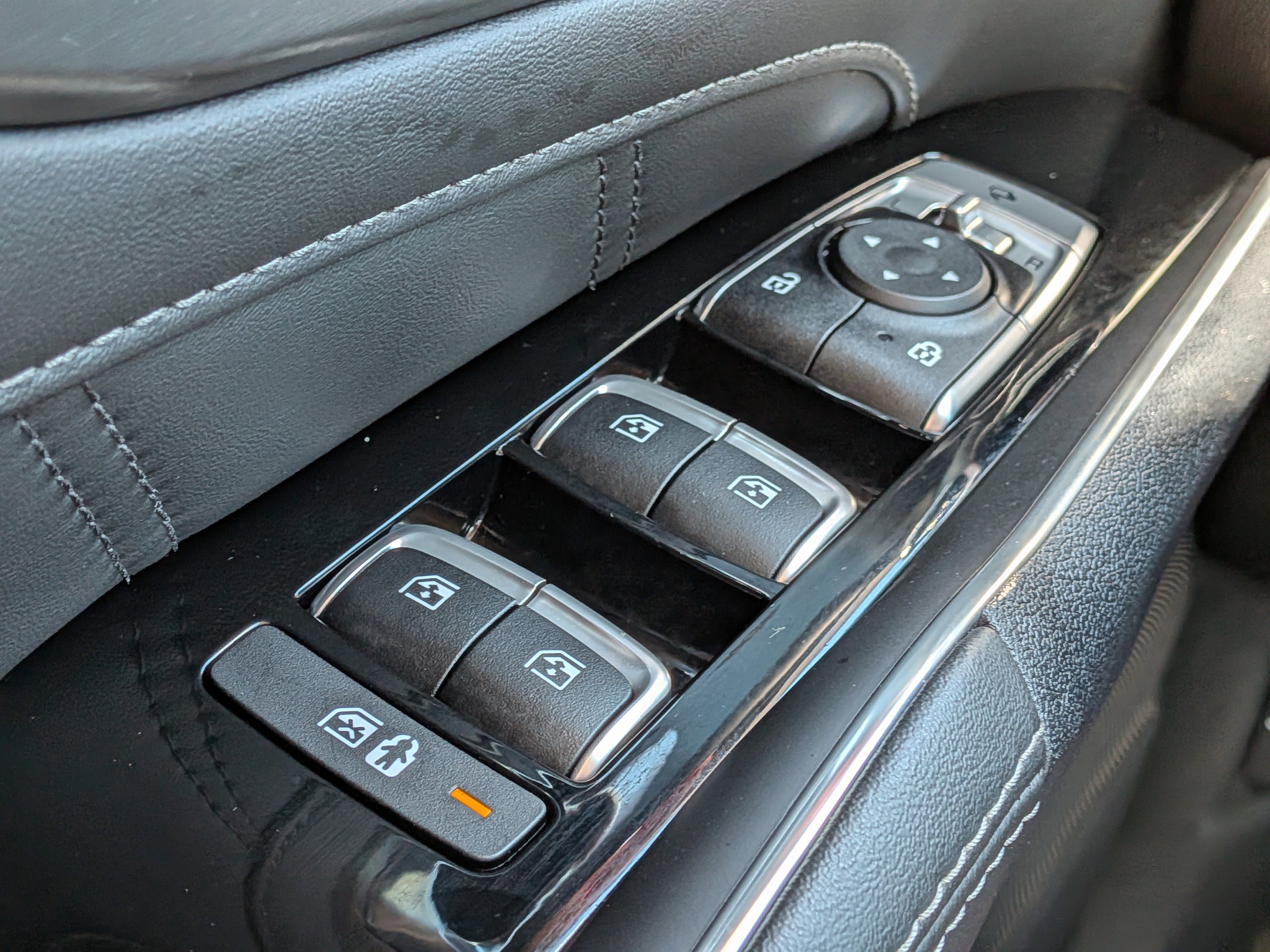 Used 2023 Kia Sorento SX image 27