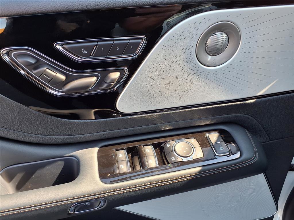 New 2025 Lincoln Aviator Reserve w/ Luxury Package image 15
