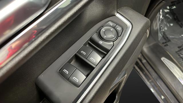 Used 2022 Chevrolet Silverado 1500 LT AWD/4WD image 20