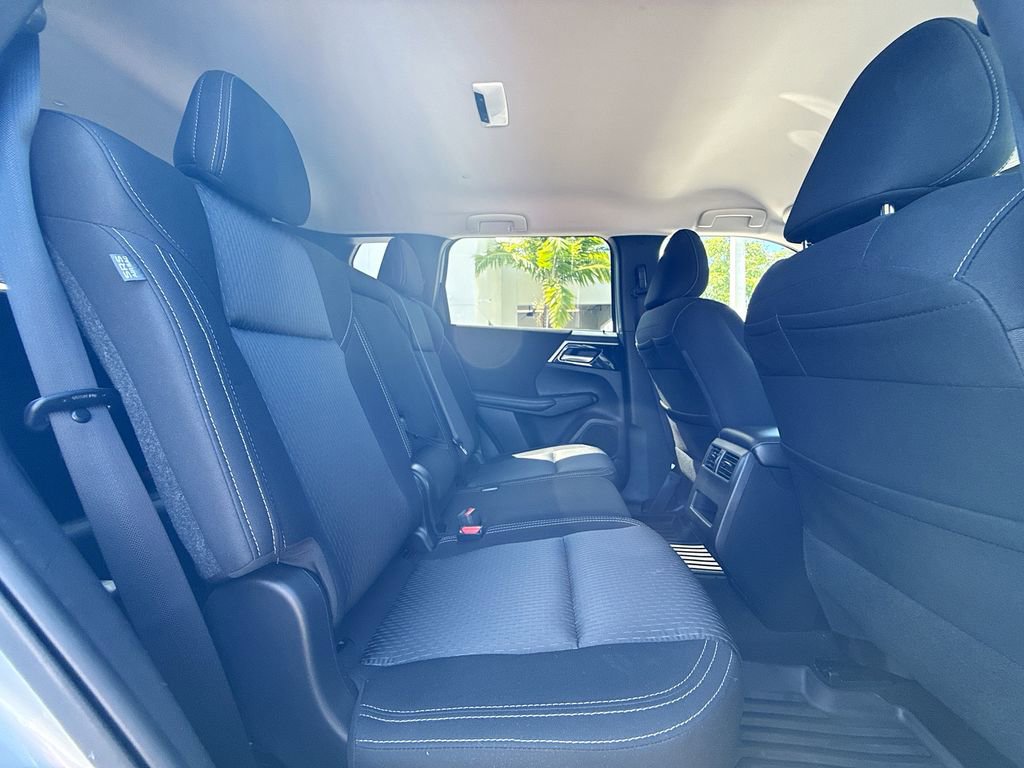 Used 2024 Mitsubishi Outlander ES FWD image 28