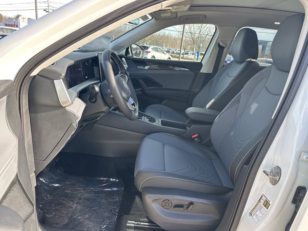 New 2026 Volkswagen Tiguan SE image 9