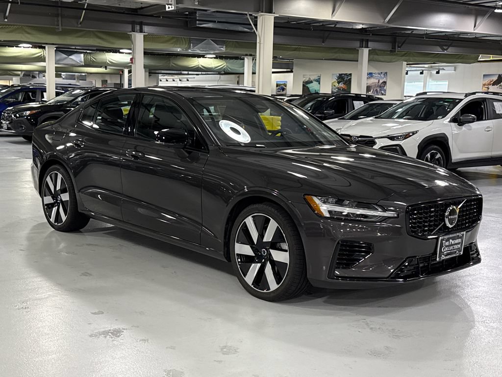 Certified 2025 Volvo S60 T8 Plus AWD/4WD image 1