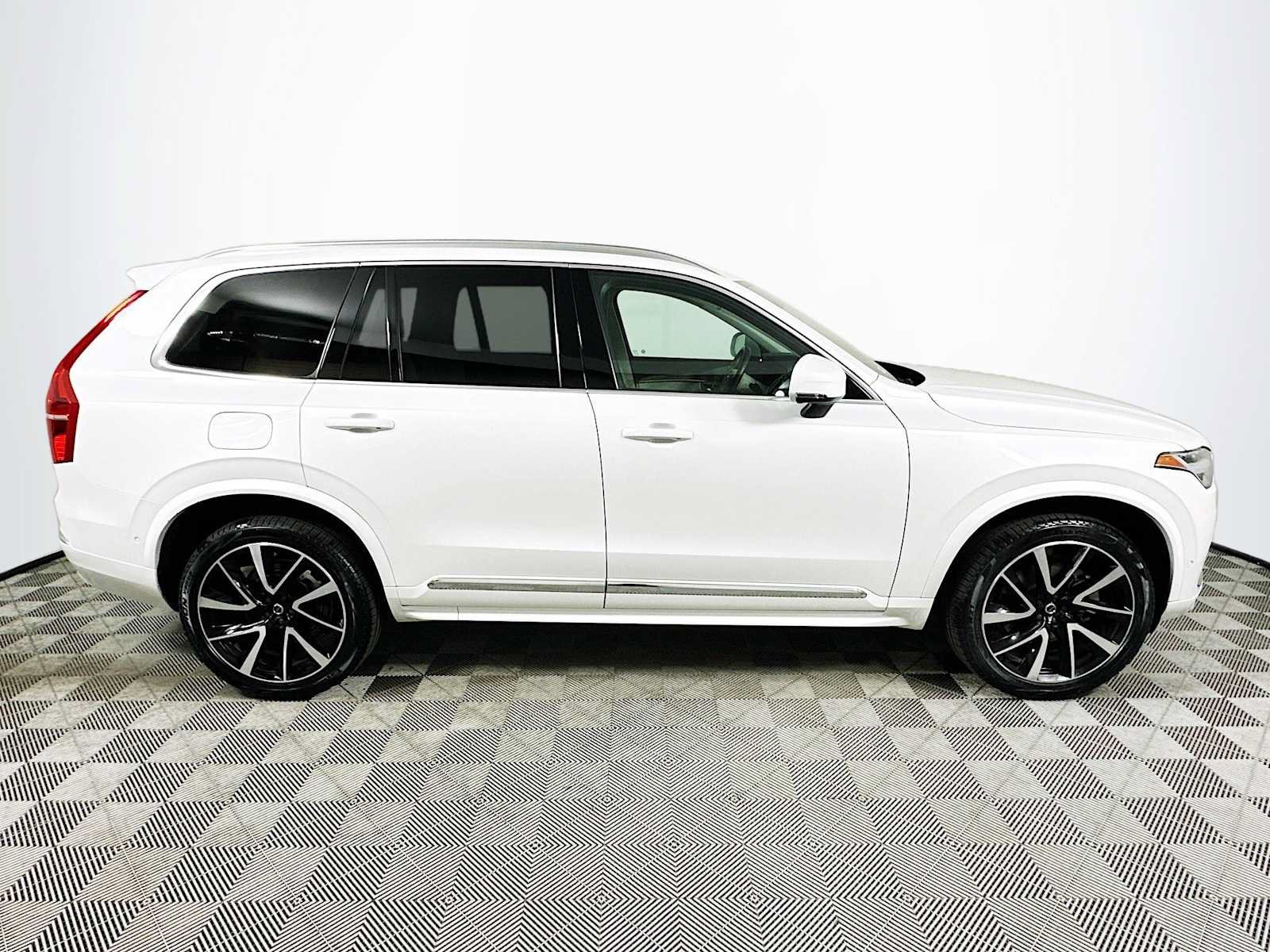 Used 2023 Volvo XC90 B5 Plus AWD/4WD image 8