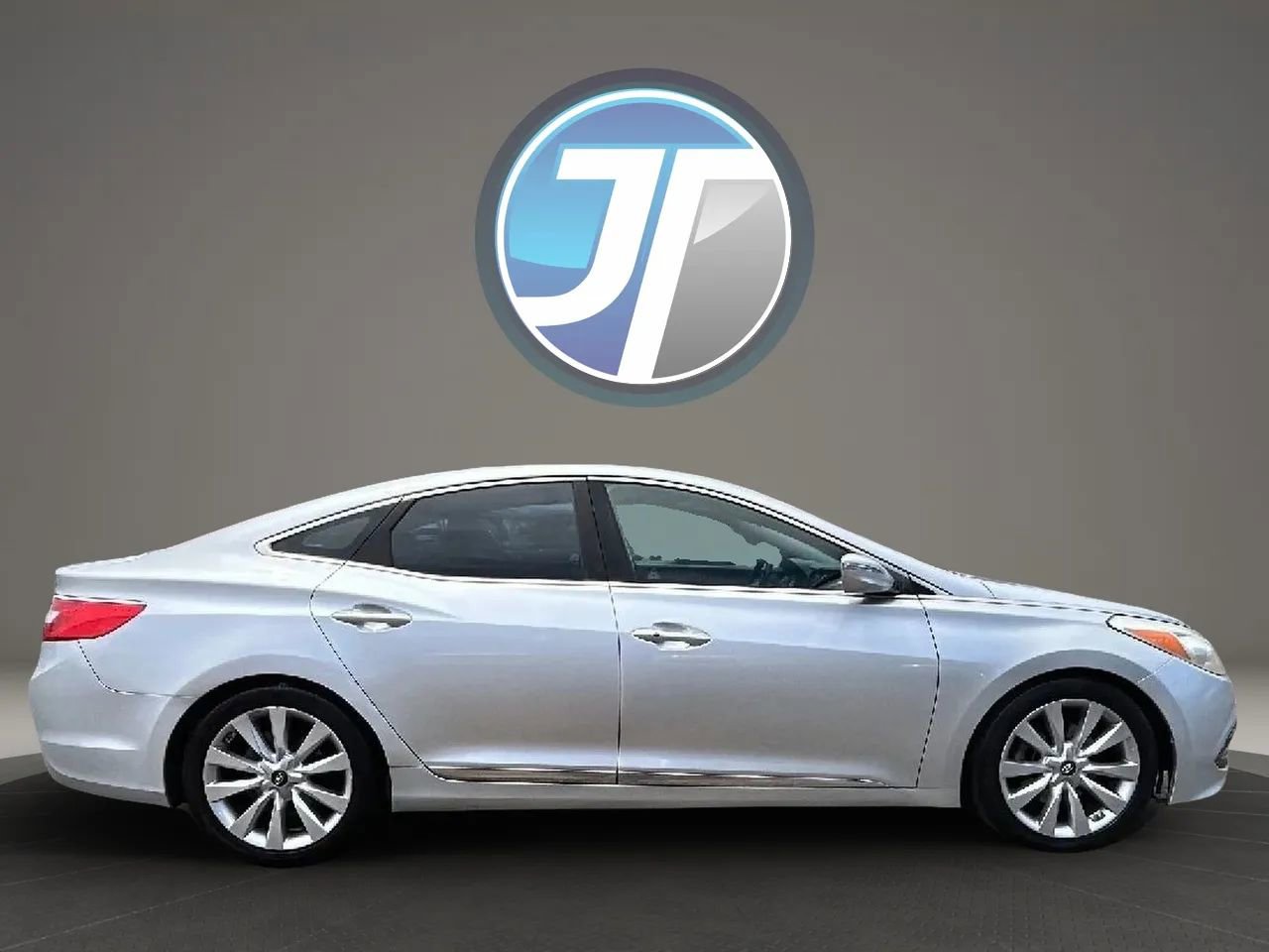 Used 2016 Hyundai Azera Limited FWD image 4