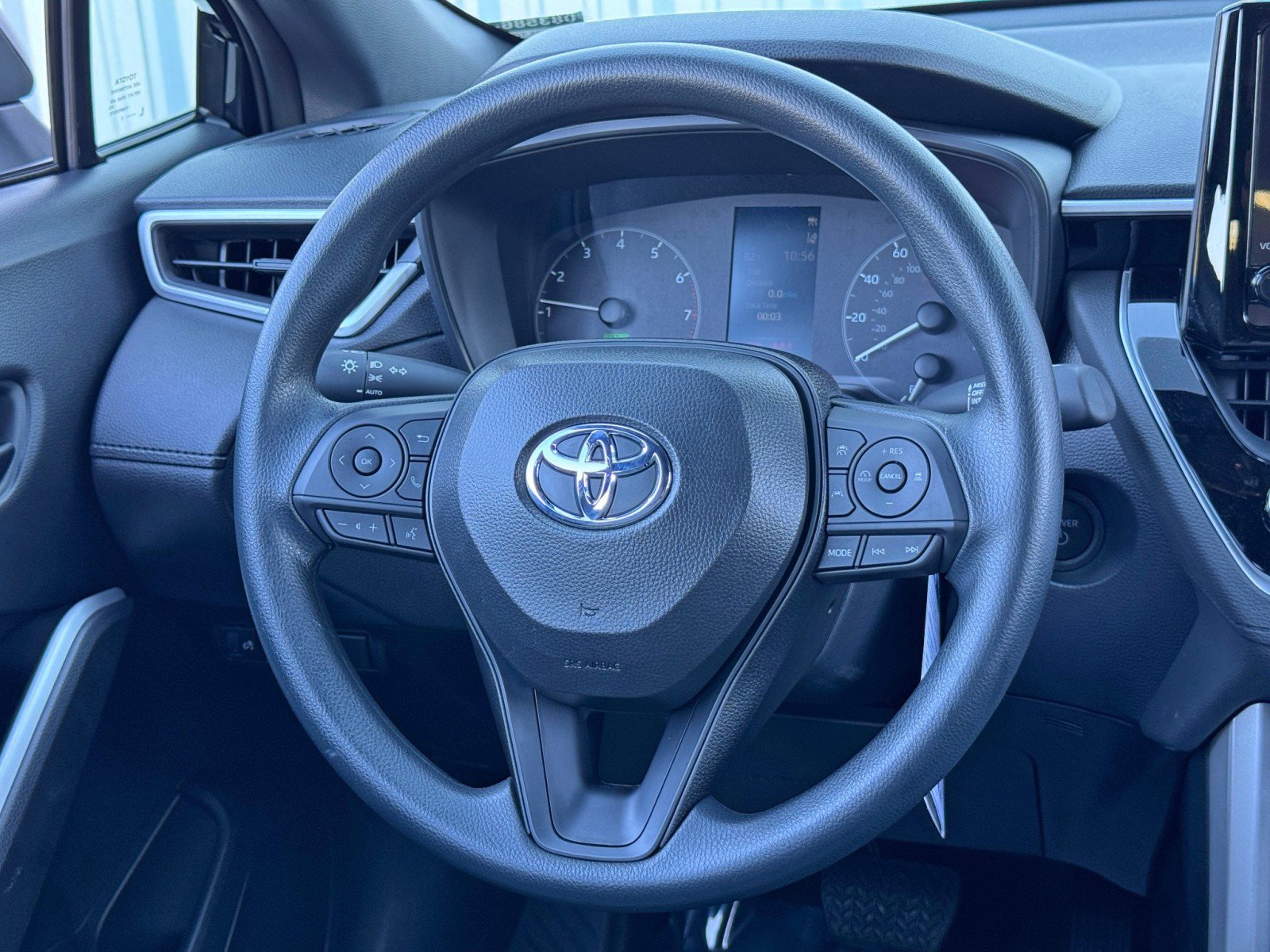 Used 2025 Toyota Corolla Cross AWD Hybrid image 16