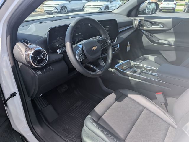New 2026 Chevrolet Equinox LT w/ Convenience Package II AWD/4WD image 12