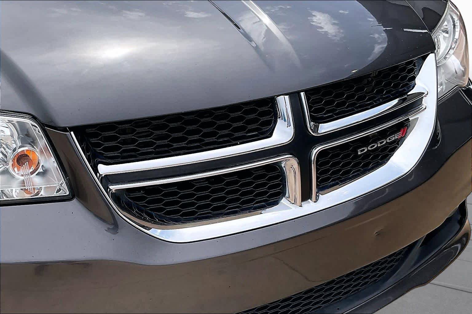 Used 2019 Dodge Grand Caravan SXT FWD image 29