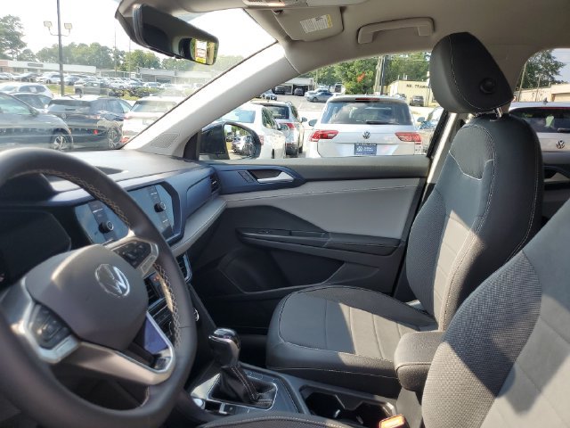 Certified 2024 Volkswagen Taos SE FWD image 23