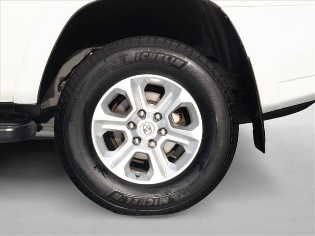 Used 2018 Toyota 4Runner SR5 w/ Preferred Accessory Package AWD/4WD image 27
