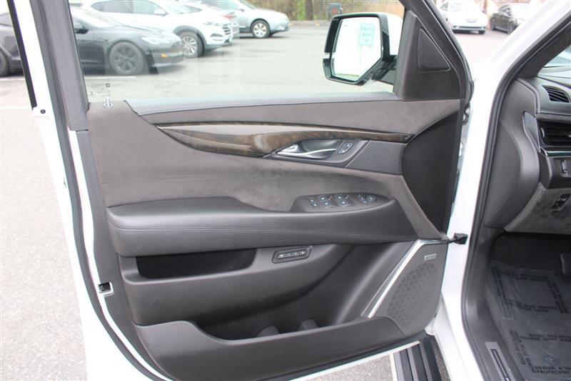 Used 2017 Cadillac Escalade ESV Platinum image 11