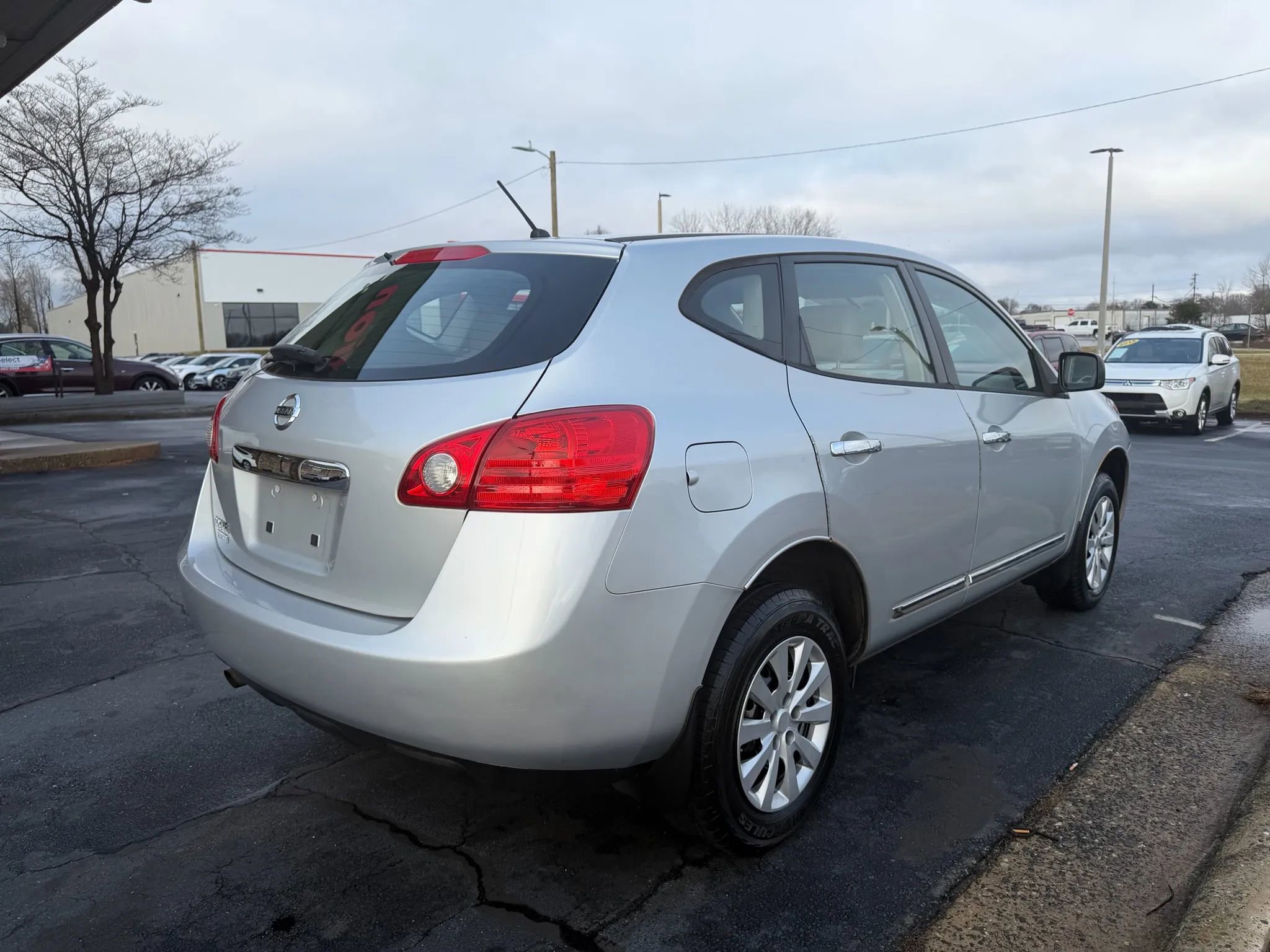 Used 2014 Nissan Rogue S image 7