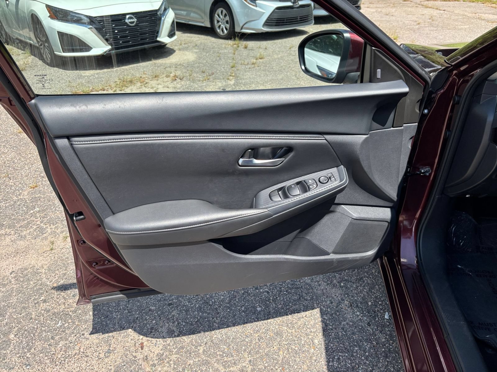 Used 2025 Nissan Sentra SV FWD image 18