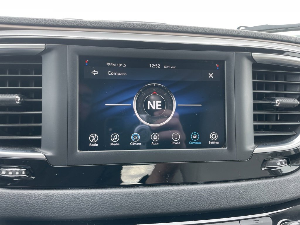 Used 2021 Chrysler Voyager Lxi image 20