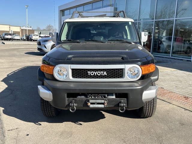 Used 2014 Toyota FJ Cruiser 4WD w/ Convenience Package image 2