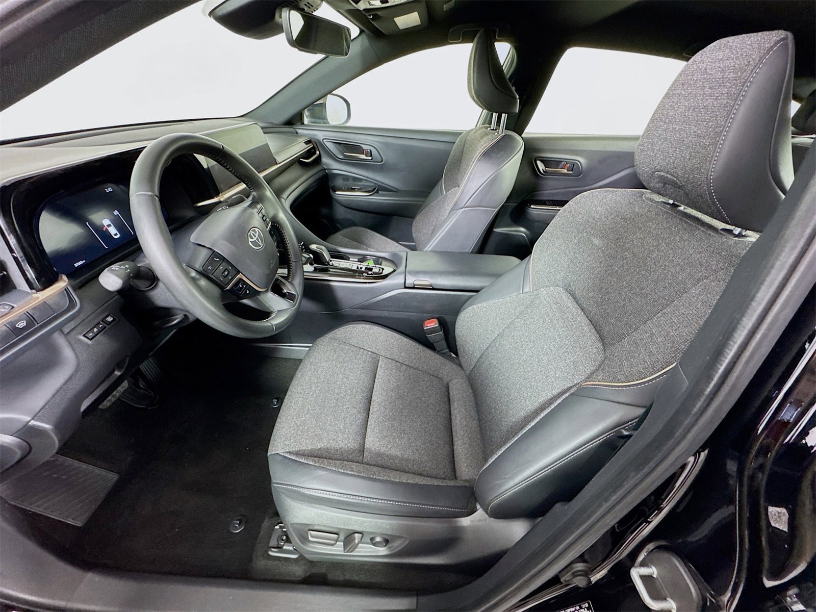 Used 2024 Toyota Crown XLE image 18