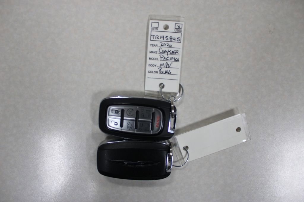 Used 2020 Chrysler Pacifica Touring-L Plus FWD image 43