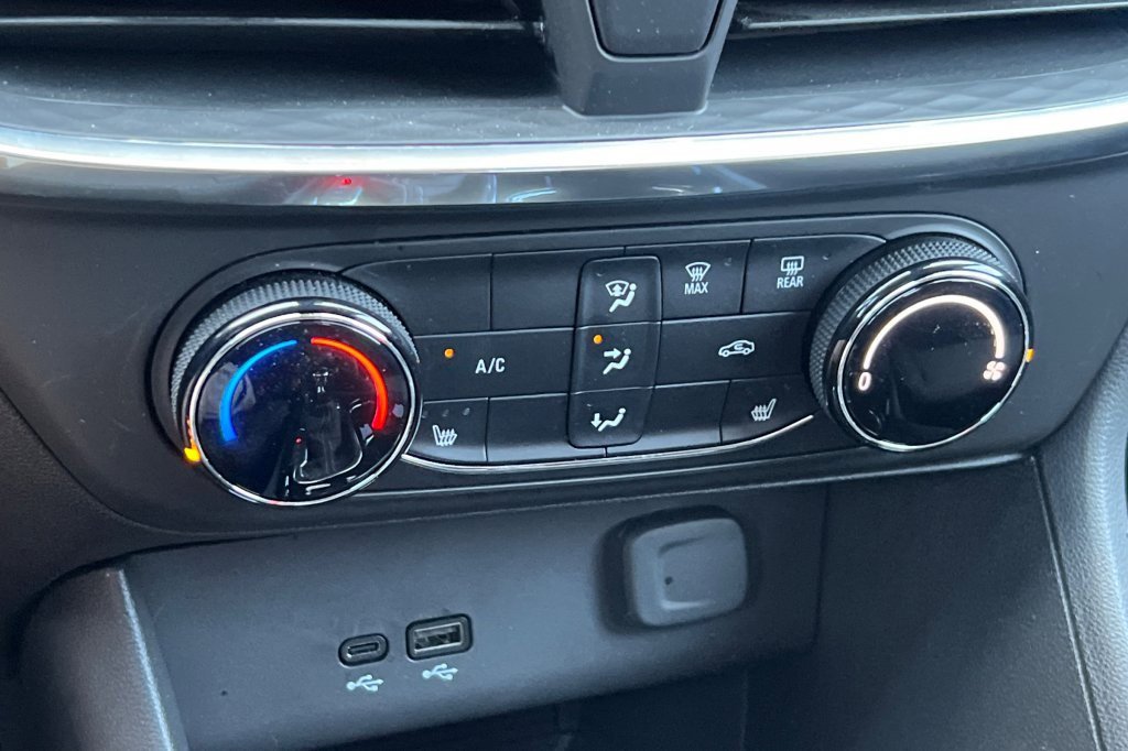 Used 2024 Buick Encore GX Preferred w/ Comfort Package image 17