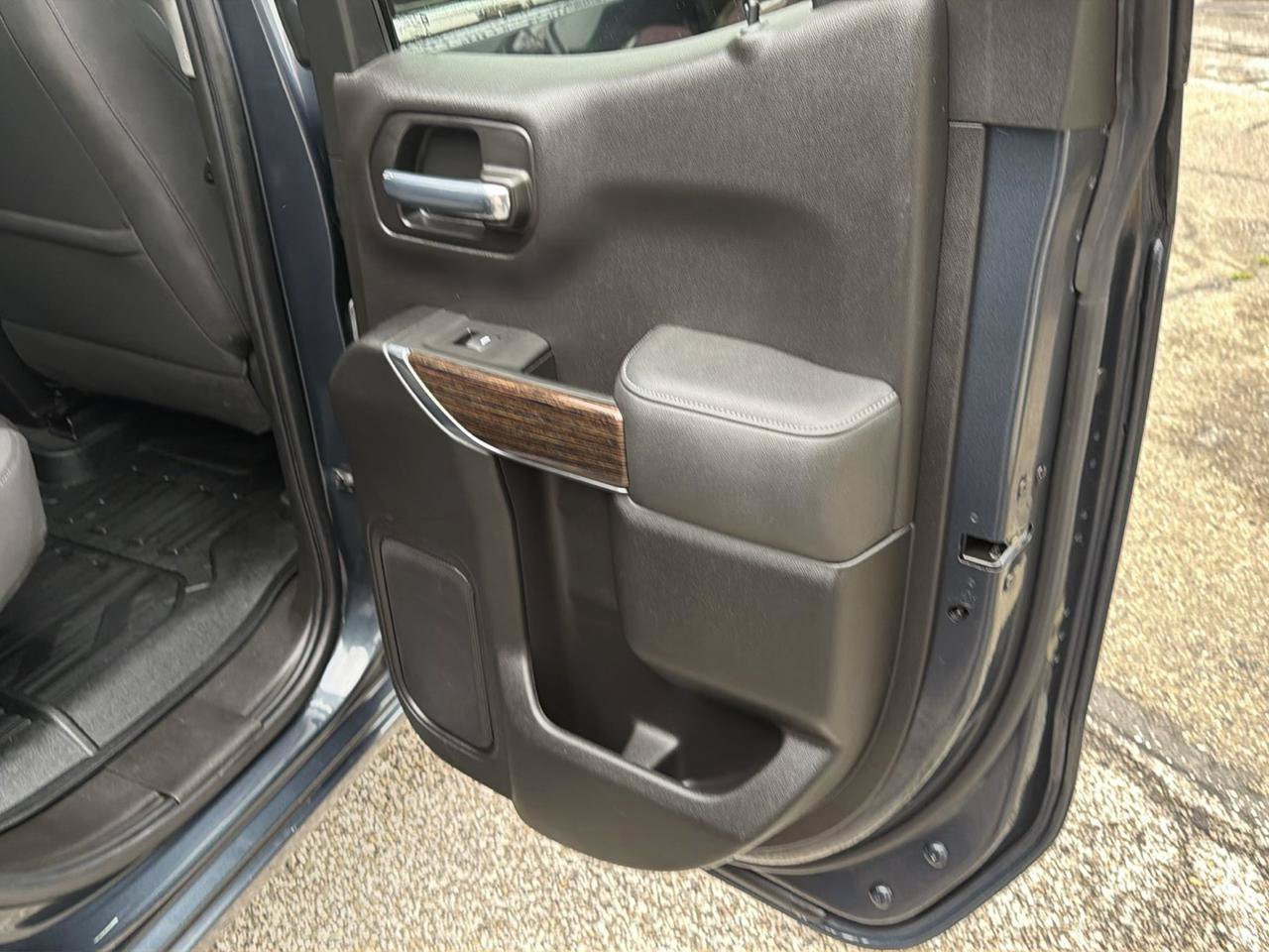 Used 2021 GMC Sierra 1500 SLE AWD/4WD image 32