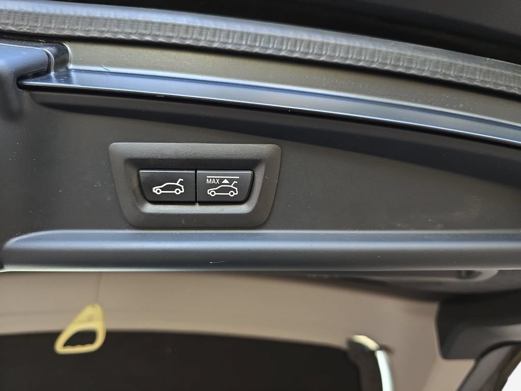Used 2016 BMW 550i Gran Turismo xDrive AWD/4WD image 16
