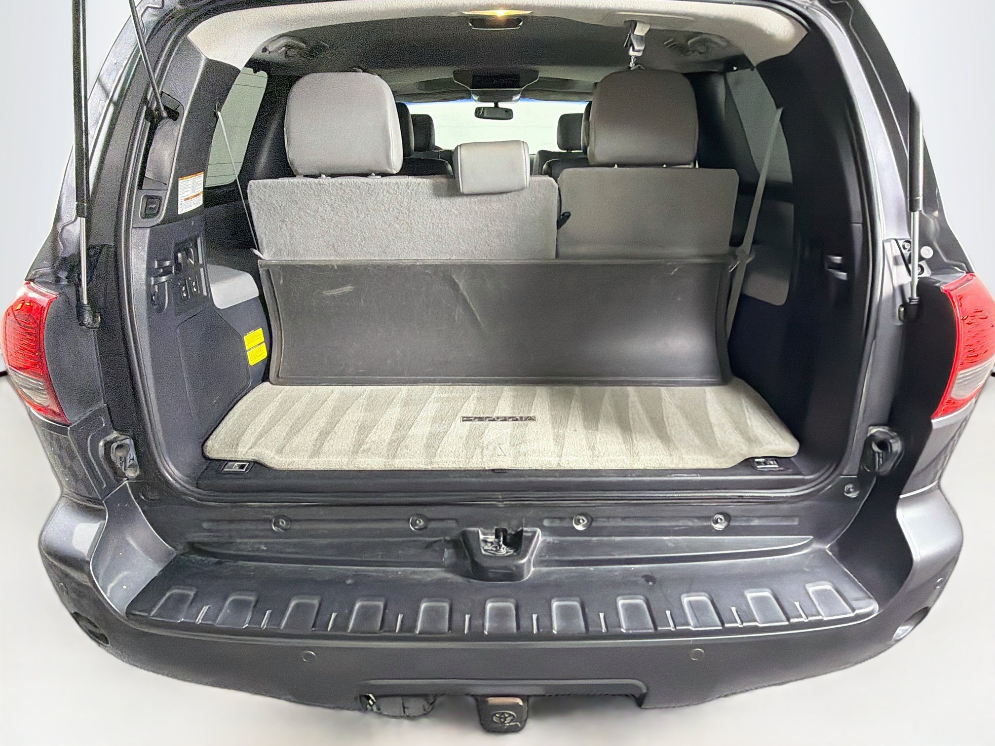 Used 2014 Toyota Sequoia Platinum AWD/4WD image 31