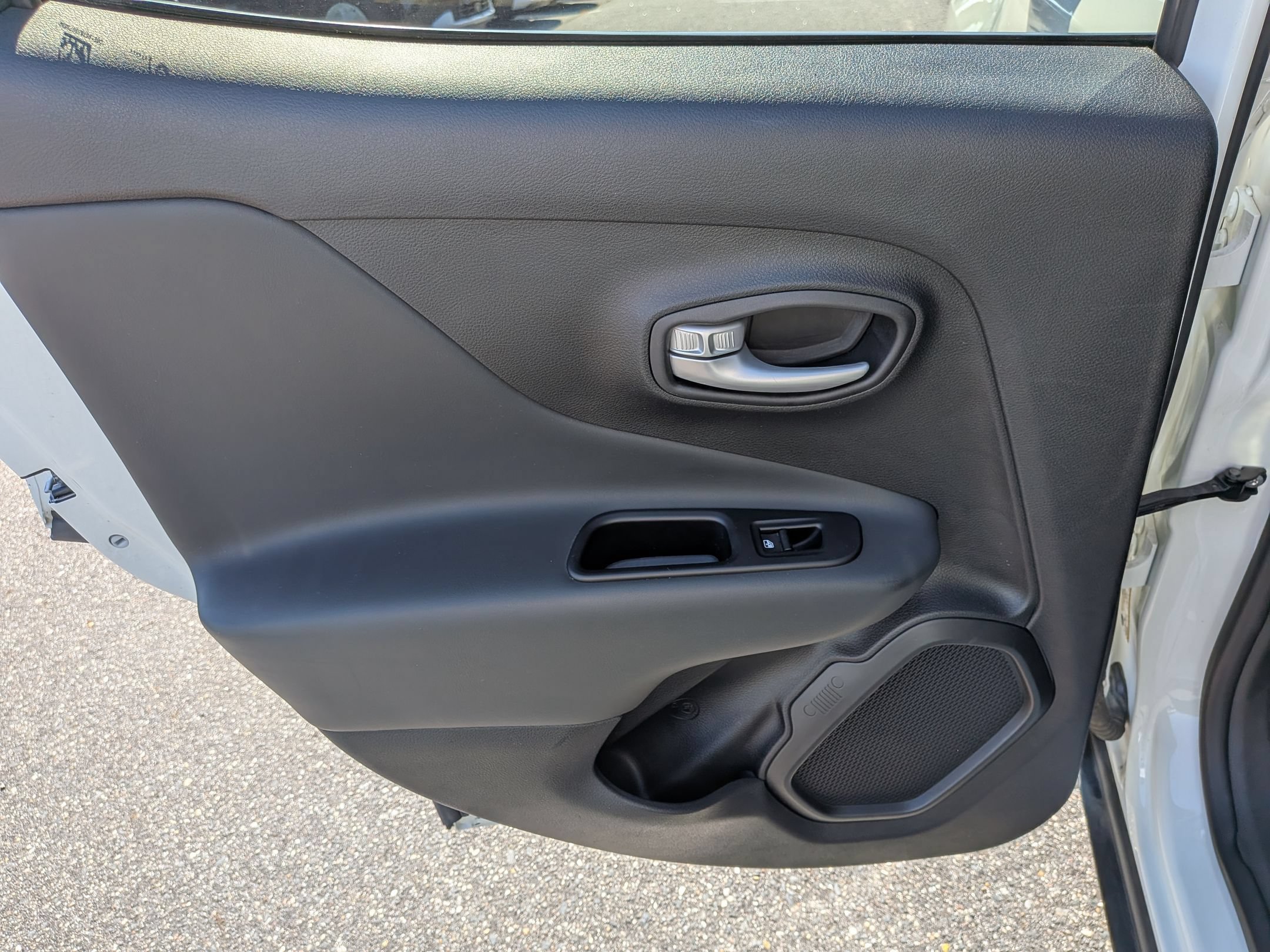 Used 2023 Jeep Renegade Latitude AWD/4WD image 27