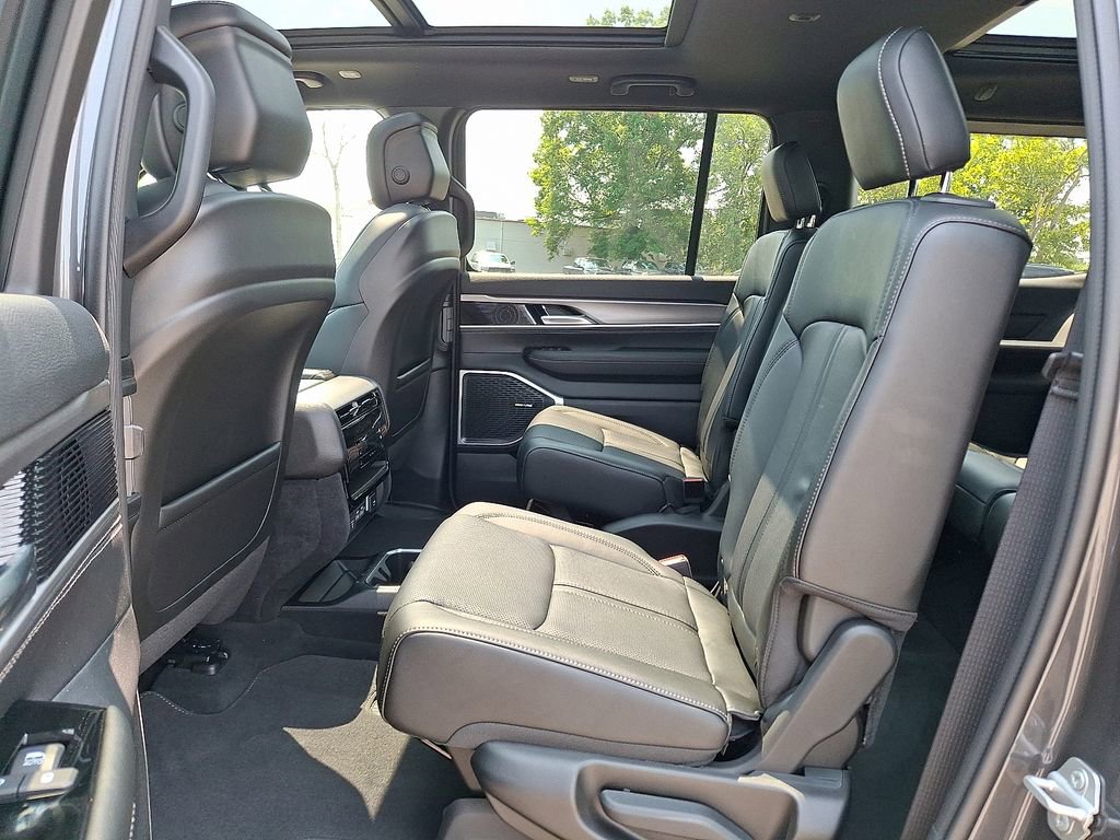 New 2025 Jeep Wagoneer Series II w/ Premium Group I image 9