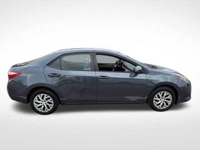 Used 2017 Toyota Corolla LE w/ Carpet Mat Package (TMS) FWD image 9