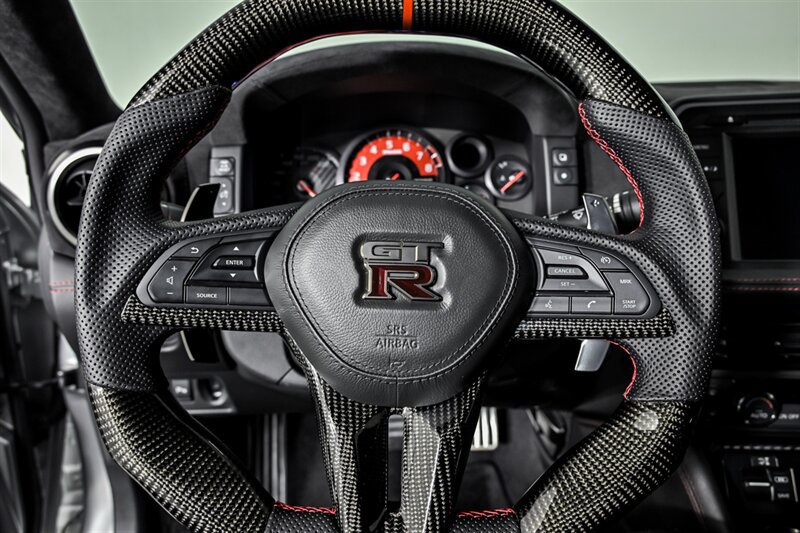 Used 2017 Nissan GT-R NISMO AWD/4WD image 53
