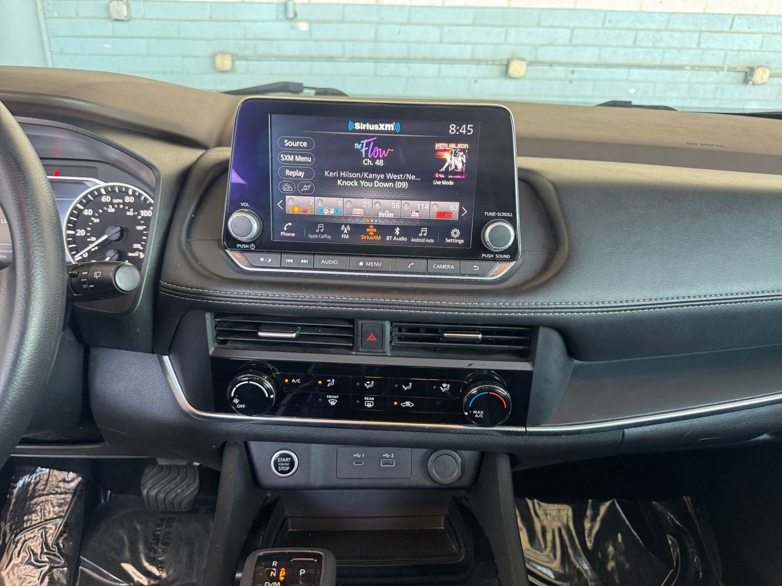 Used 2023 Nissan Rogue S image 17