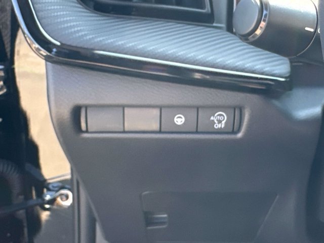 New 2027 Nissan Kicks SR FWD image 23