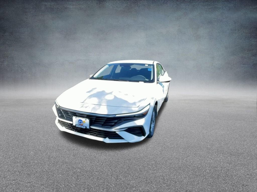 Certified 2025 Hyundai Elantra SE image 7