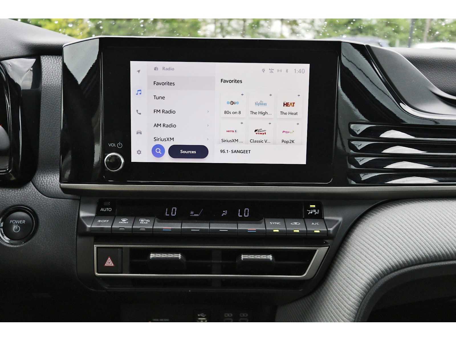 Used 2025 Toyota Camry SE w/ Convenience Package image 22