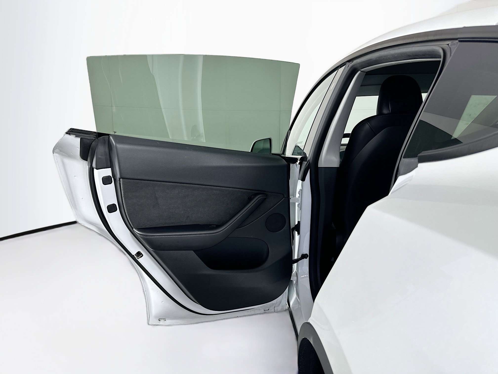 Used 2021 Tesla Model Y Long Range image 25