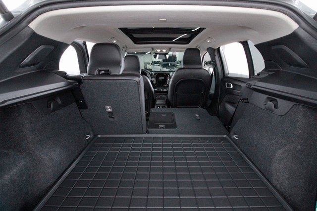 Certified 2025 Volvo XC40 B5 Core w/ Protection Package Premier image 29