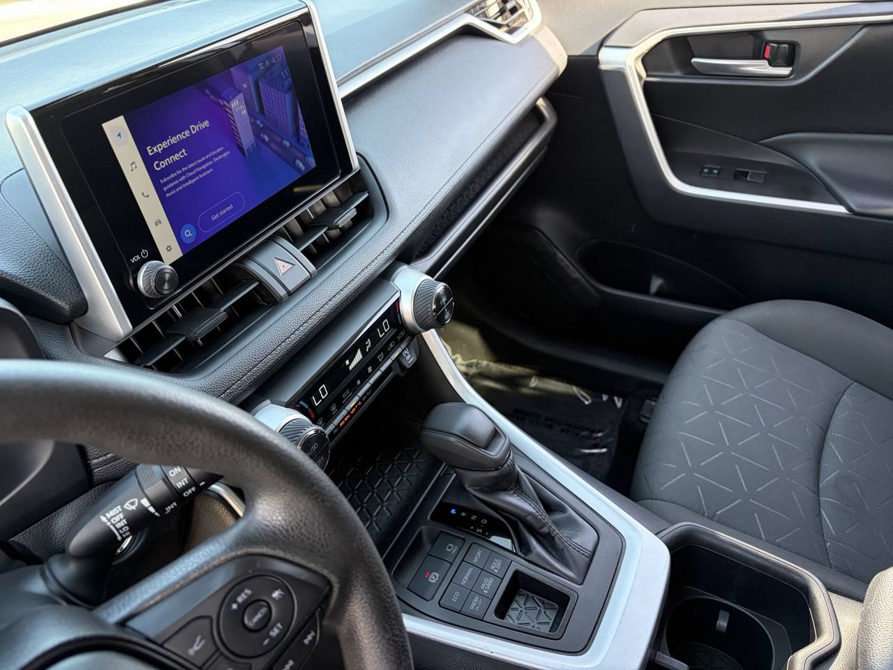 Used 2023 Toyota RAV4 XLE AWD/4WD image 23