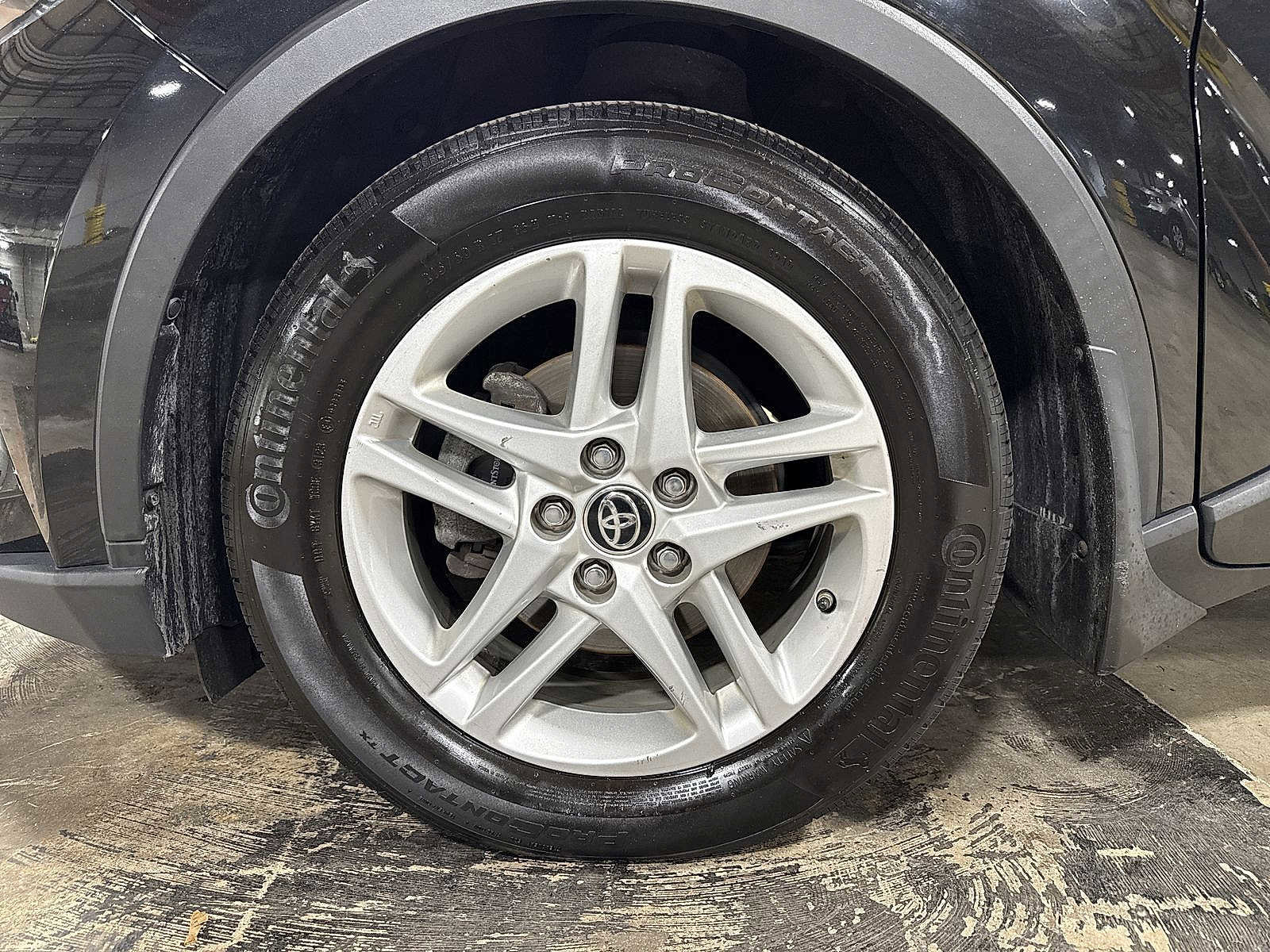 Used 2021 Toyota C-HR LE image 16