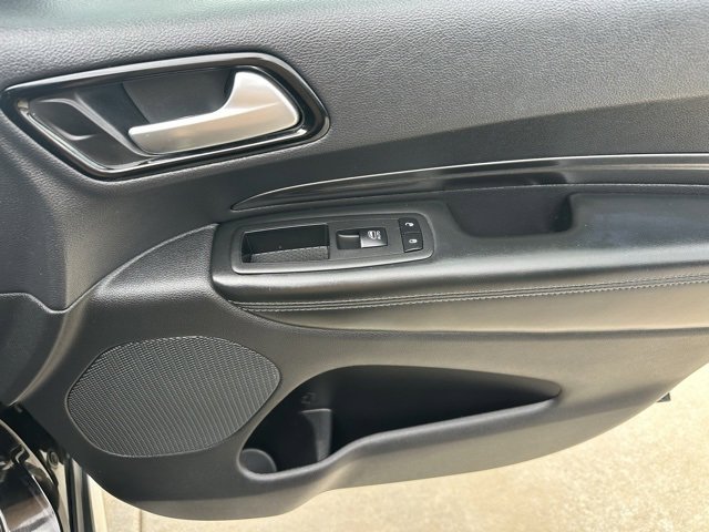 Used 2023 Dodge Durango SXT image 11