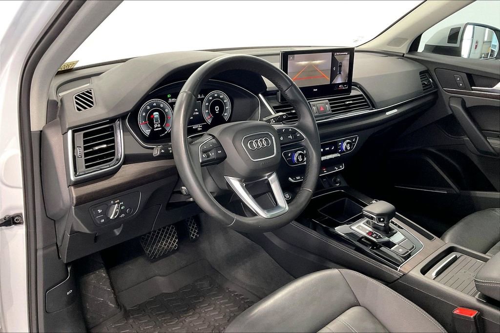 Used 2021 Audi Q5 2.0T Premium Plus w/ Premium Plus Package AWD/4WD image 17