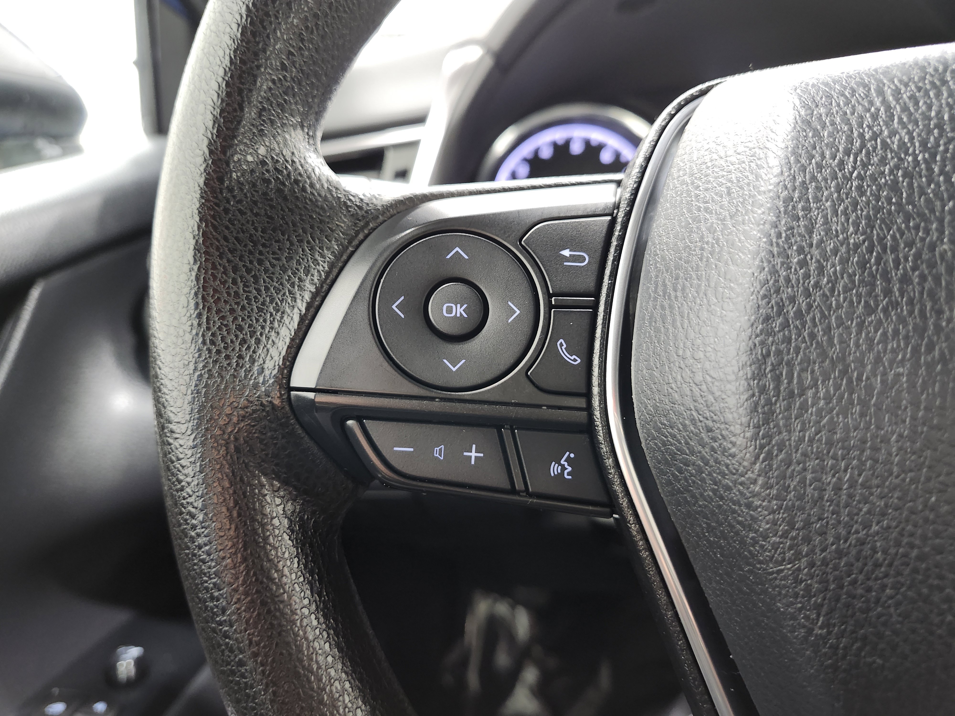 Used 2019 Toyota Camry LE image 32