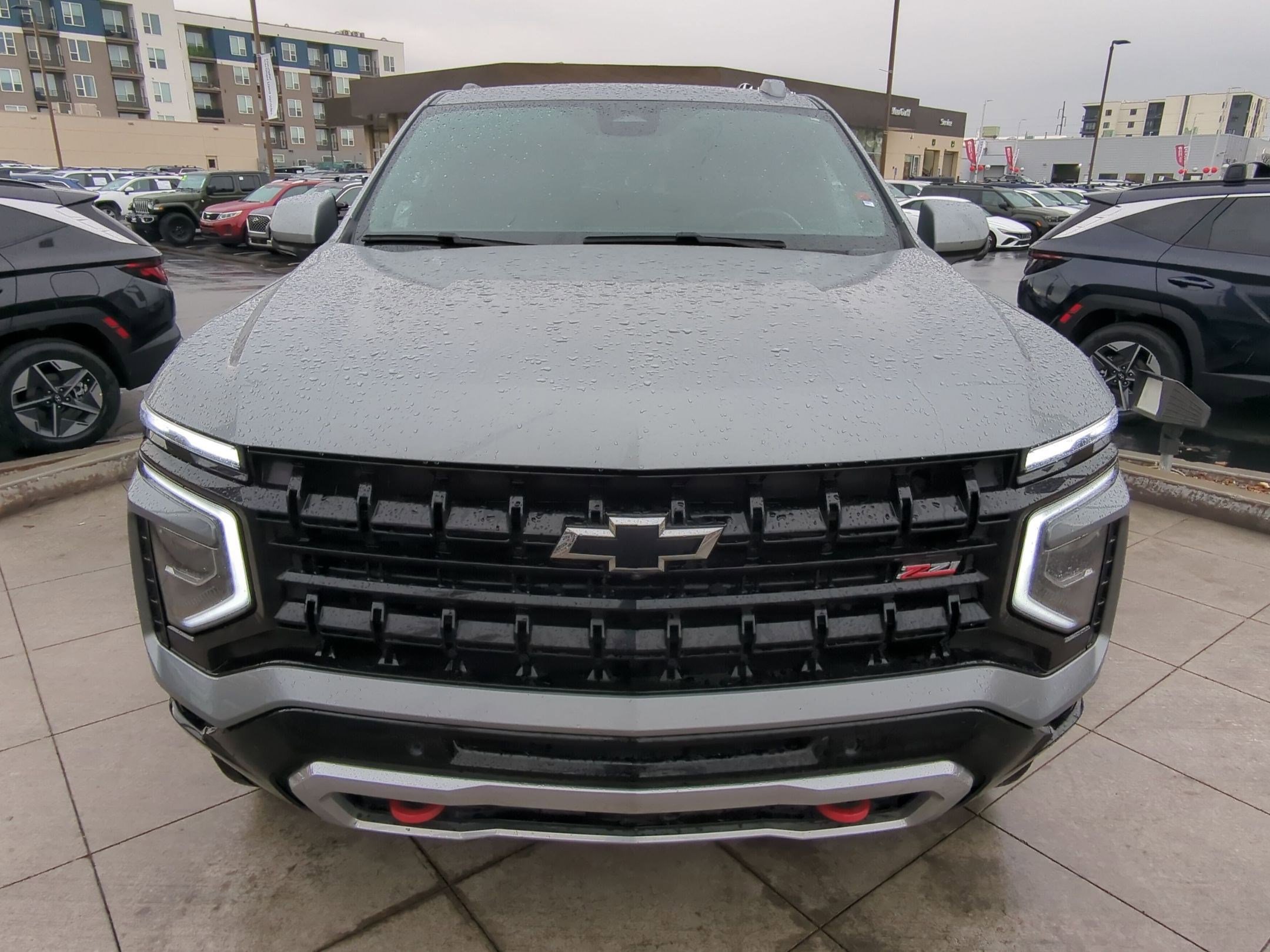 Used 2025 Chevrolet Suburban Z71 image 10