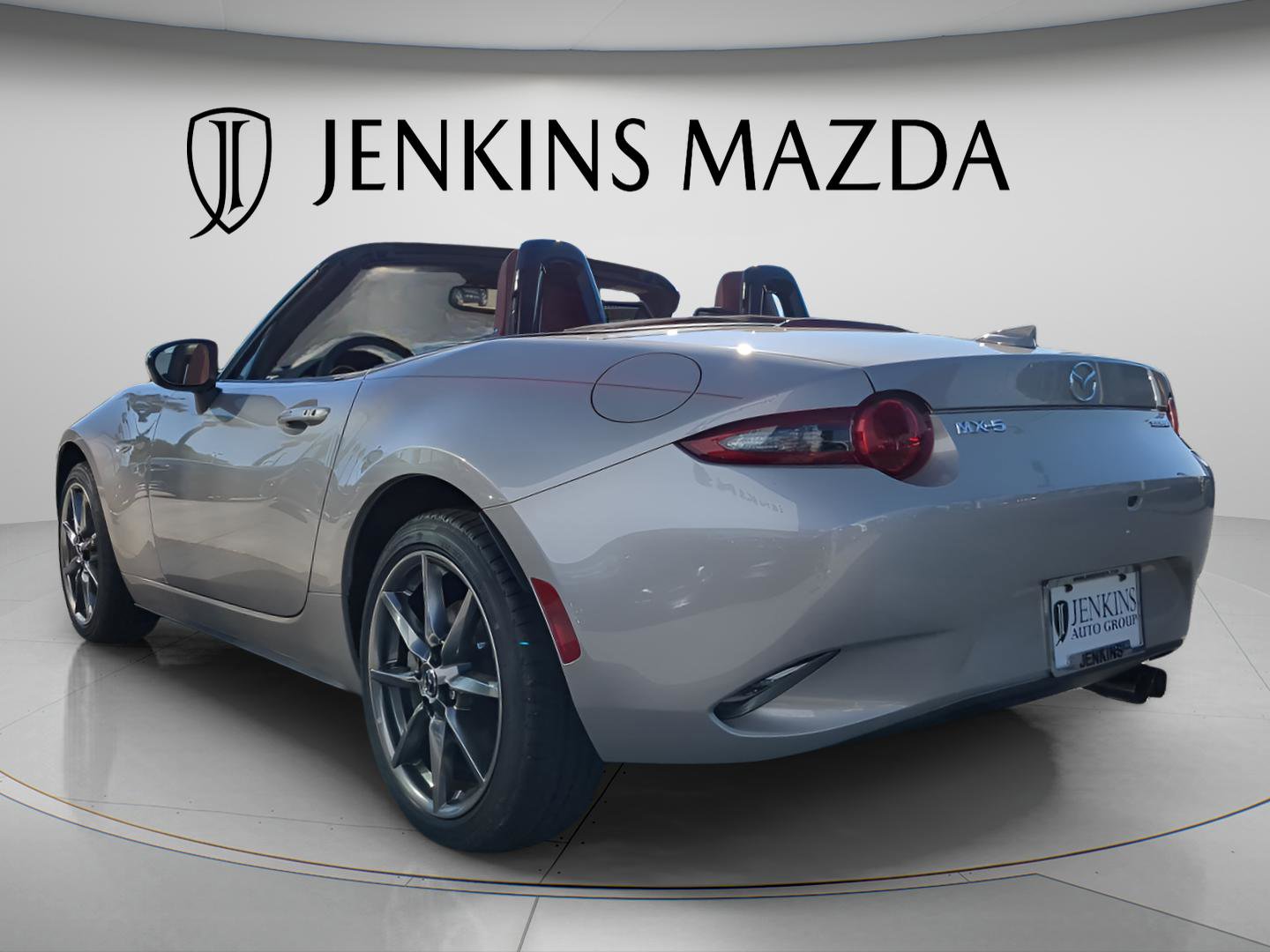 Used 2023 MAZDA MX-5 Miata Grand Touring RWD image 4