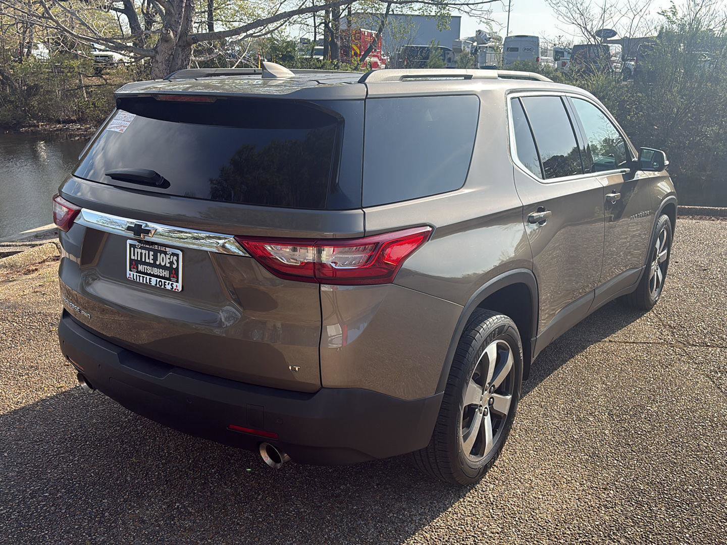 Used 2020 Chevrolet Traverse LT w/ LT Premium Package image 5
